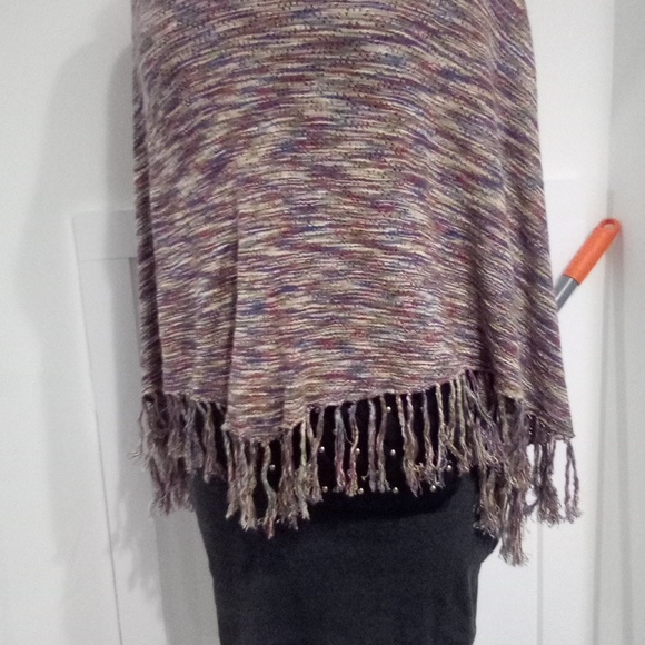 Forever 21 Global Boutique Fringe Bottom Colorful Poncho - Picture 10 of 12